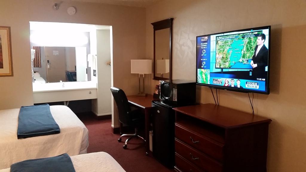 Americas Best Value Inn Oklahoma City South Bagian luar foto