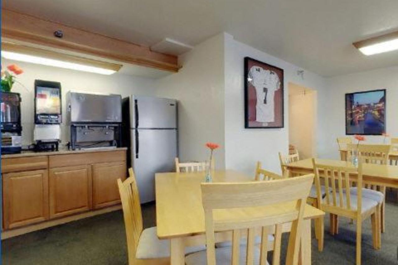 Americas Best Value Inn Oklahoma City South Bagian luar foto